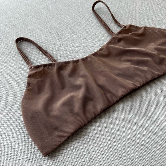 SKIMS Mesh Scoop Bralette - Picture 3 of 7